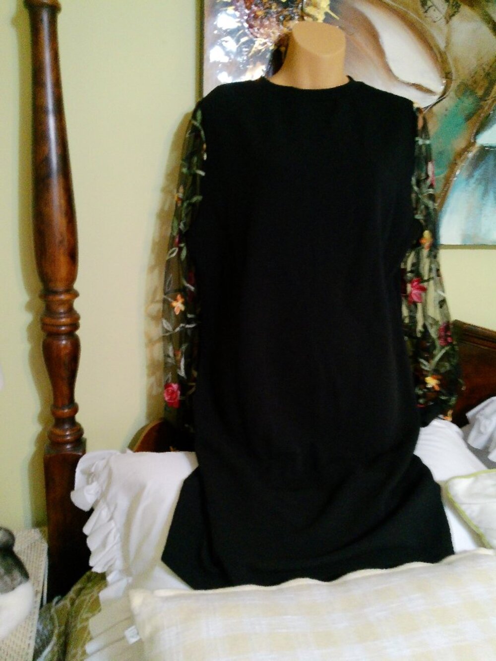 XL BLACK POLY DRESS WITH FLORAL LACE SLEEVES  GOOD CONDITION
